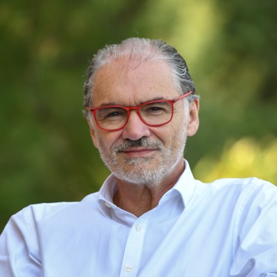 Daniel V